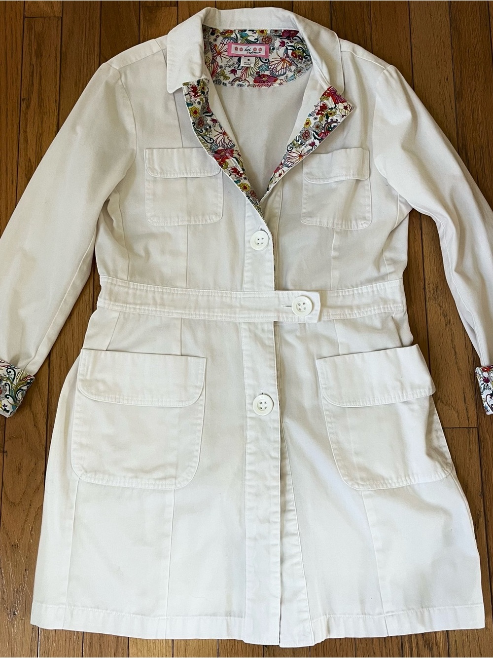 Koi By Kathy Petersen Women’s White Stretch Nursing Medical Jacket floral trim S
